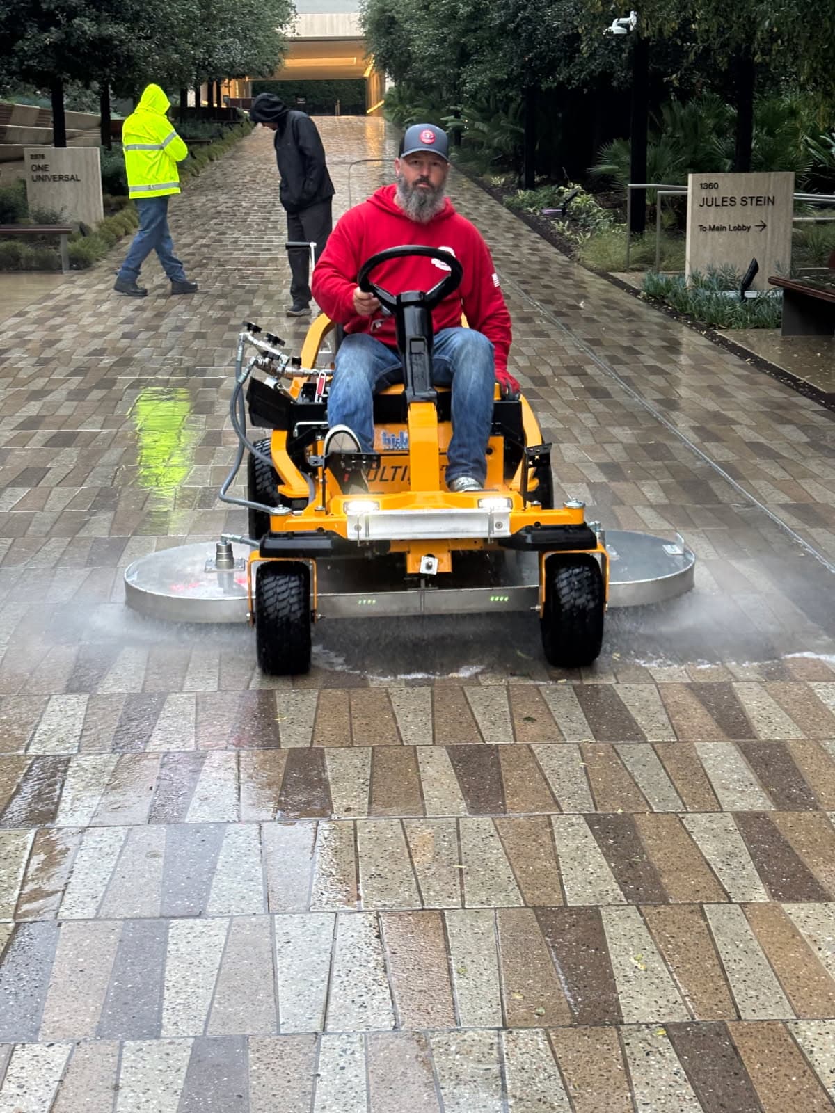 Gallery photos for Efficient Brick Walkway Cleaning at Universal Studios Hollywood: Image #1